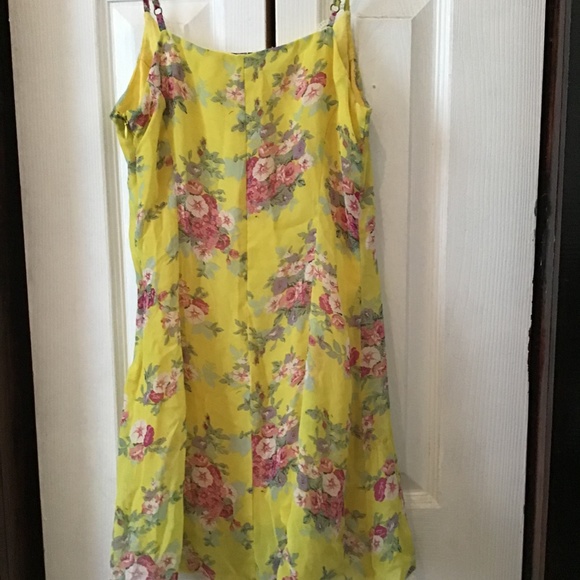 Adorable yellow floral sundress small - Picture 4 of 6